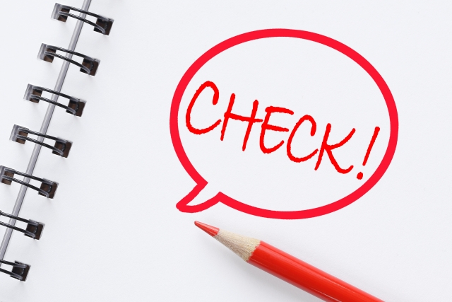 特定技能外国人を雇用する際の雇用条件などについて入社後のトラブルを避けるためにも必ず確認が必要な事柄について紹介します。