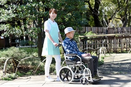 人材不足が深刻な介護分野での今後の外国人受け入れ予定・方法について介護分野の特定技能制度にフォーカスして解説します。